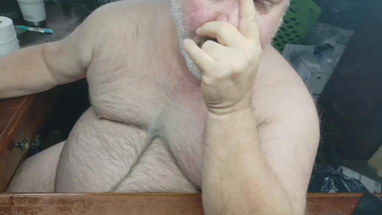 Offline Lonelydaddy on Cam4