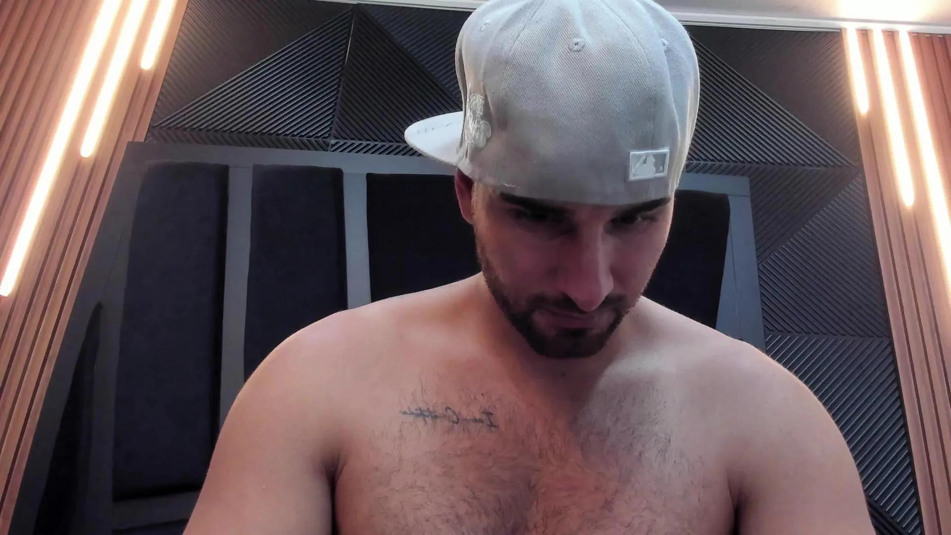 Offline Lorenzo_Walker on Cam4