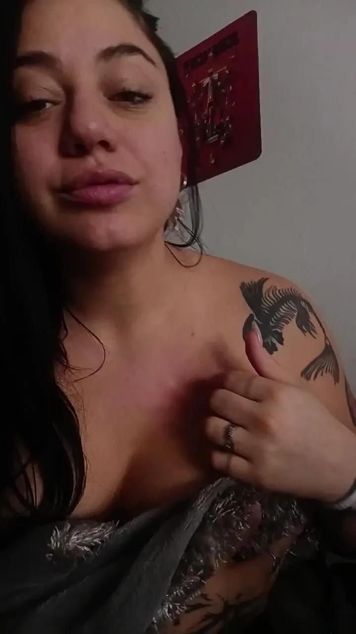 Luulii_loove on Cam4 