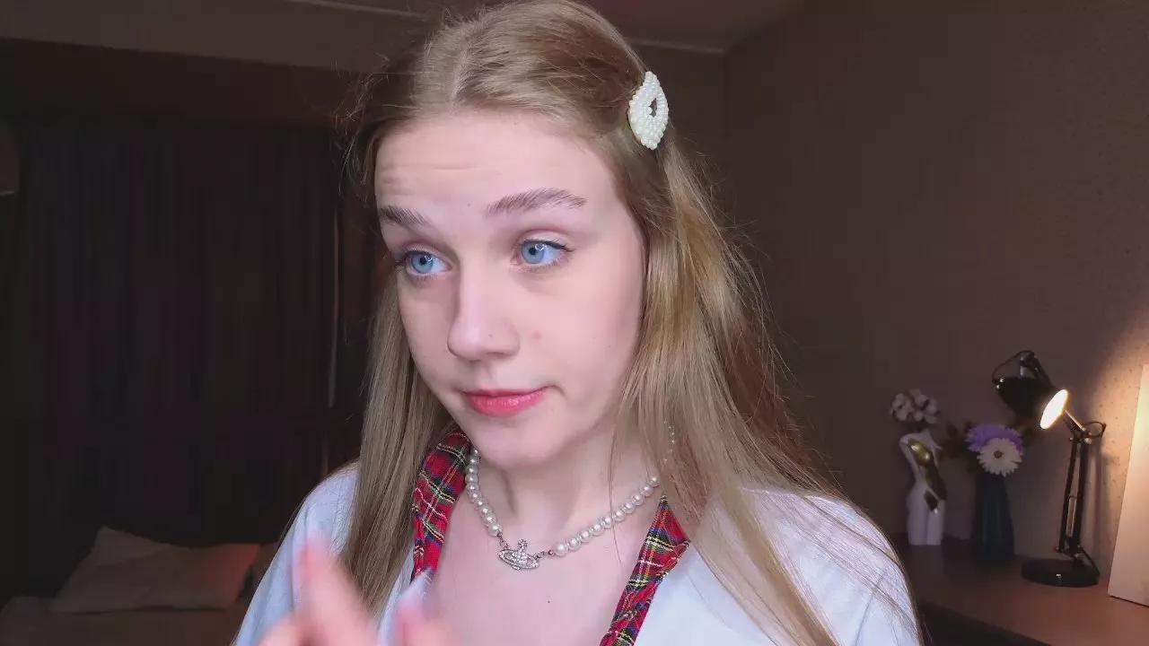 Offline LynetteBalle on Cam4