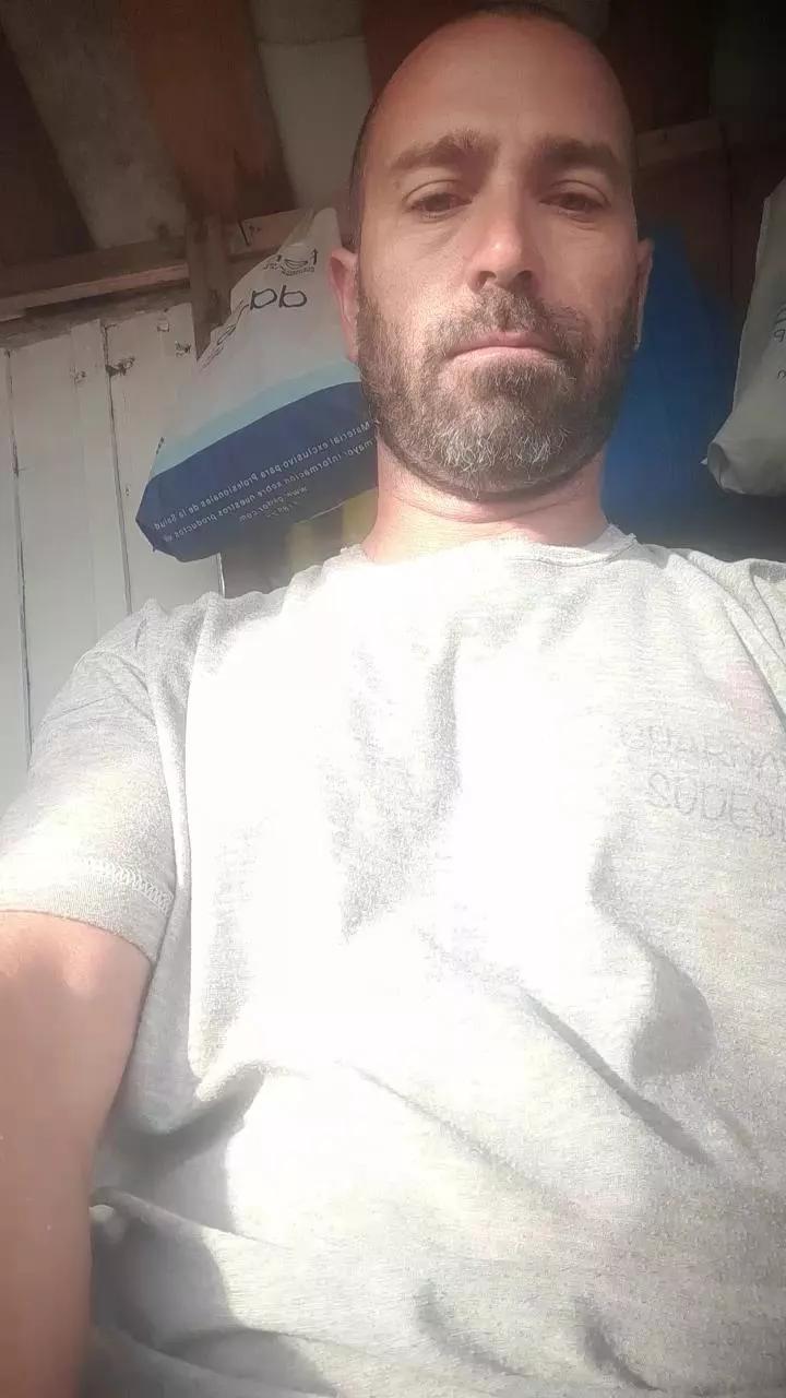 Offline manutrianas on Cam4