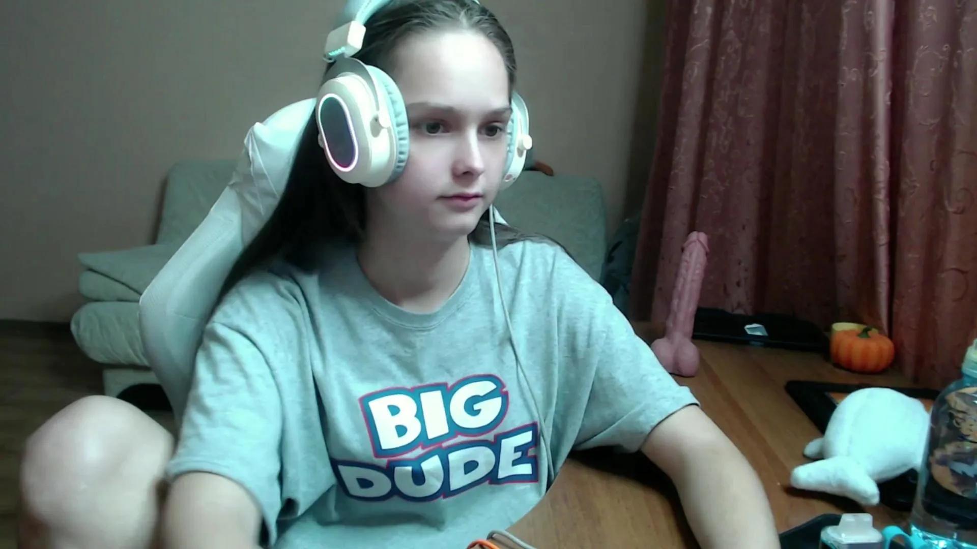 Offline MayeVanlith on Cam4