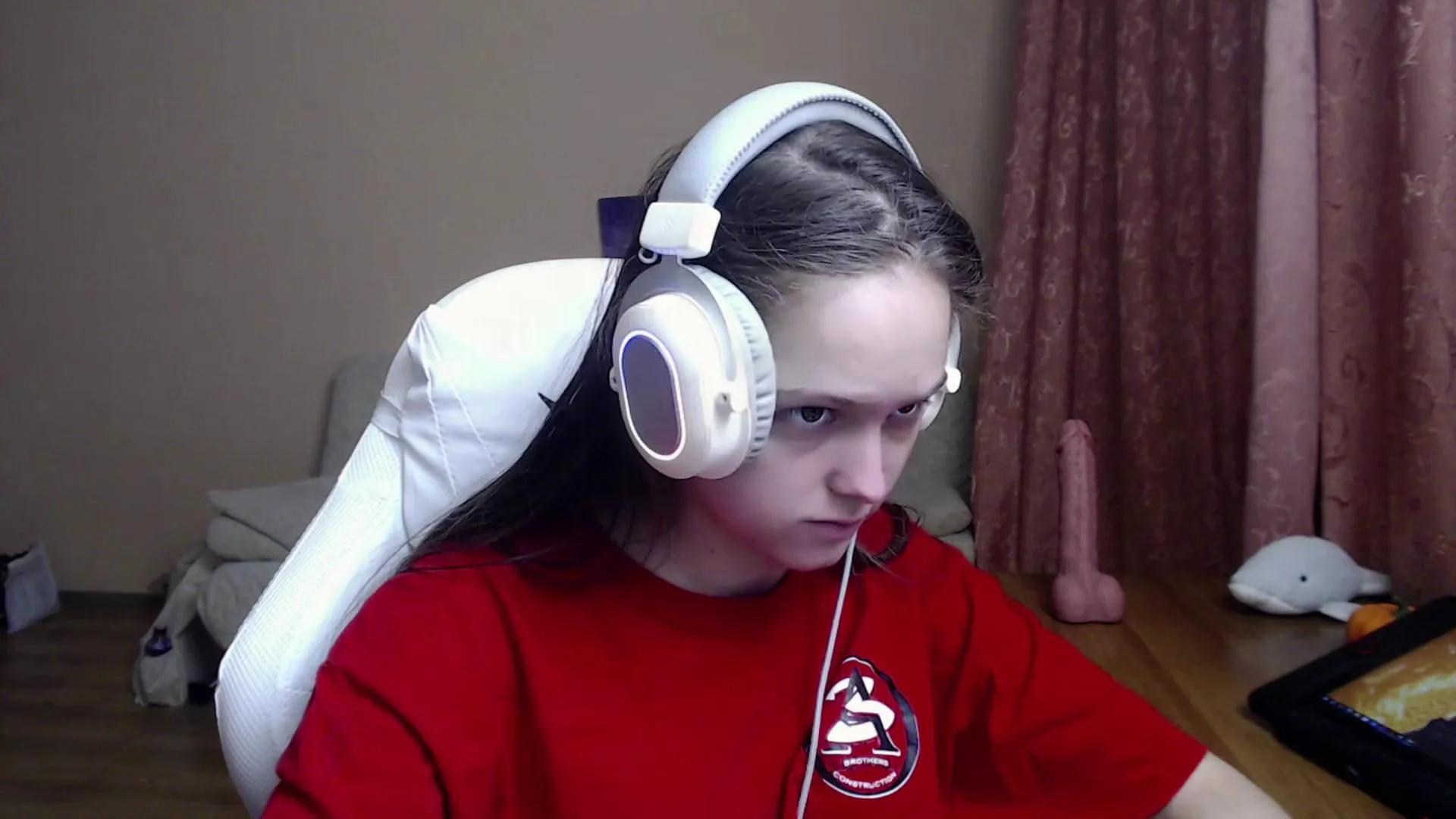 Offline MayeVanlith on Cam4