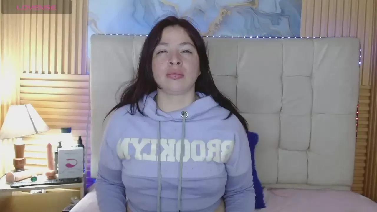 Offline miadoll303av on Cam4