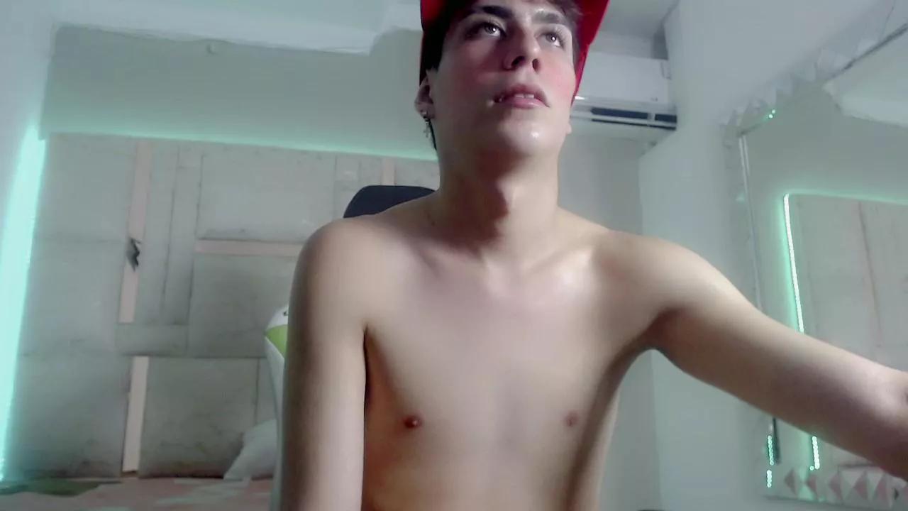 Offline Michael_twink_ on Cam4