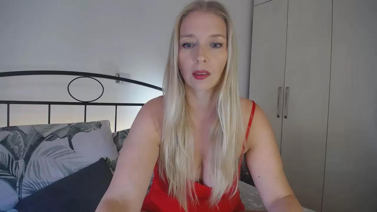 Offline Michelina87 on Cam4