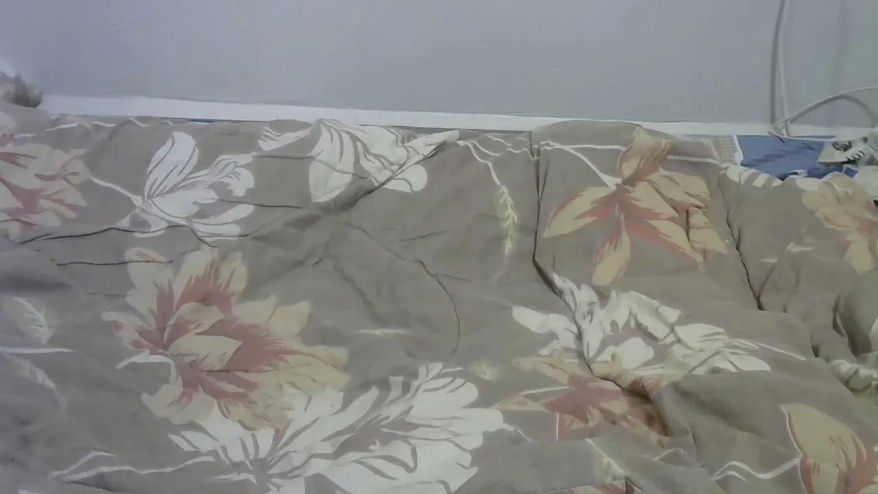 Offline miriel_l on Cam4