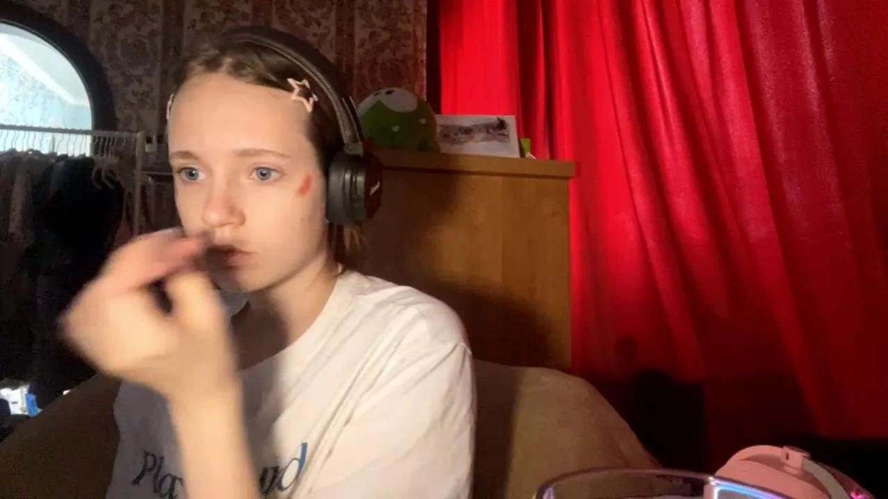 Offline MyrtisMcclard on Cam4