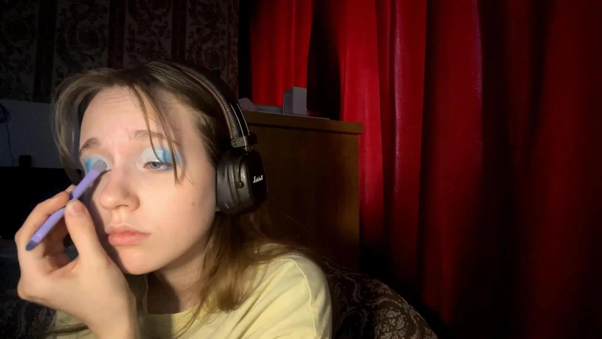 Offline MyrtisMcclard on Cam4