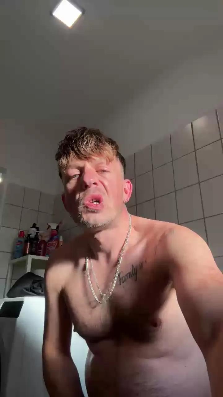 Offline Mysticboy on Cam4