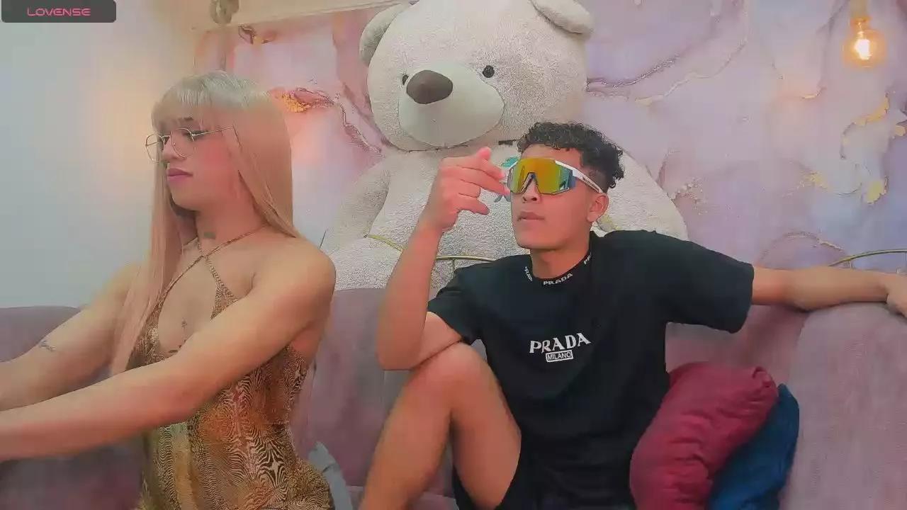 Offline Naughty_Sweetss on Cam4