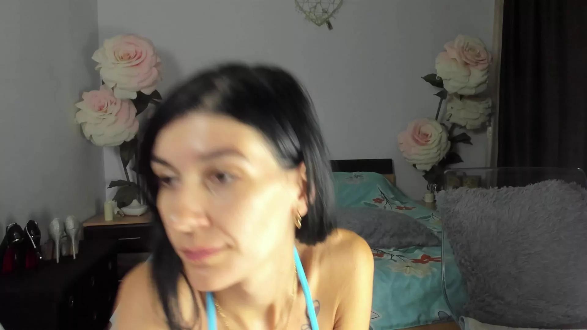 Offline Naughtylov3 on Cam4