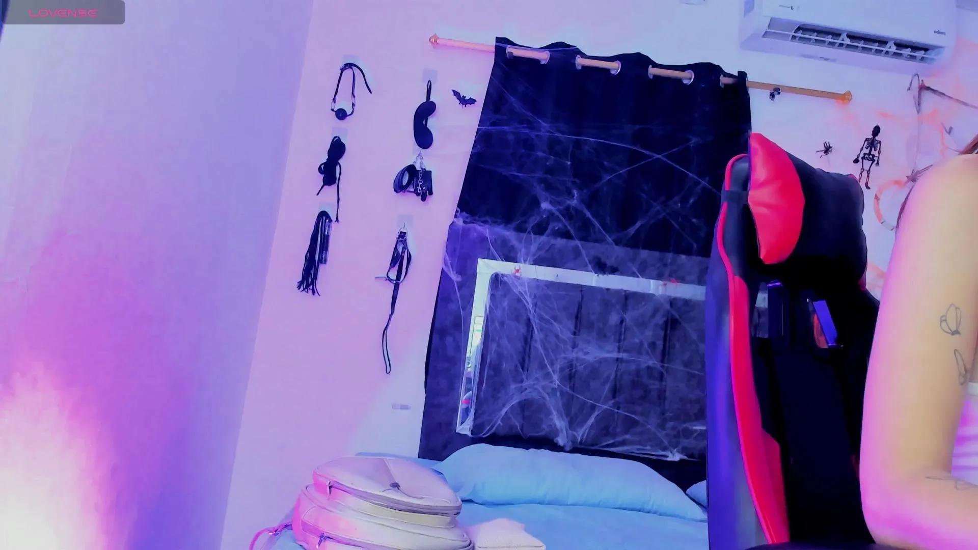 Offline Nicol_TransGirl on Cam4