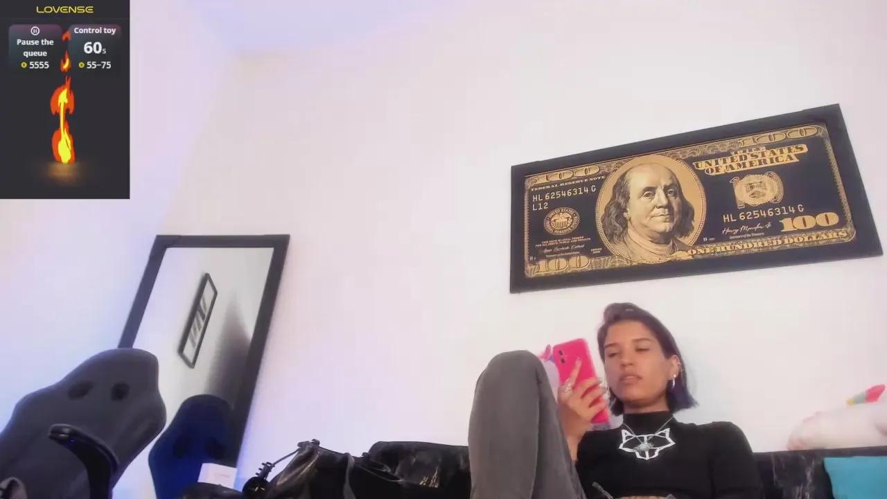 Offline orianaasaenz on Cam4