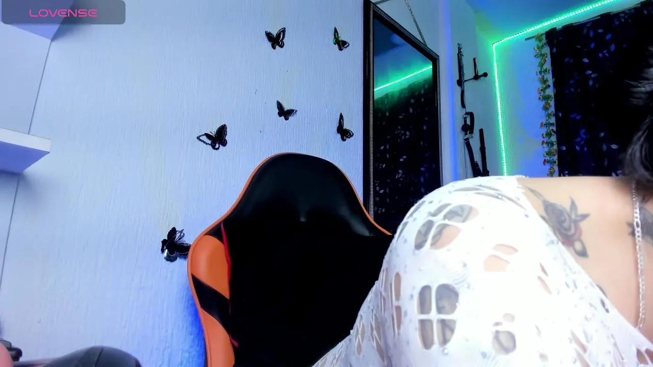 Offline Pamela_wish2 on Cam4