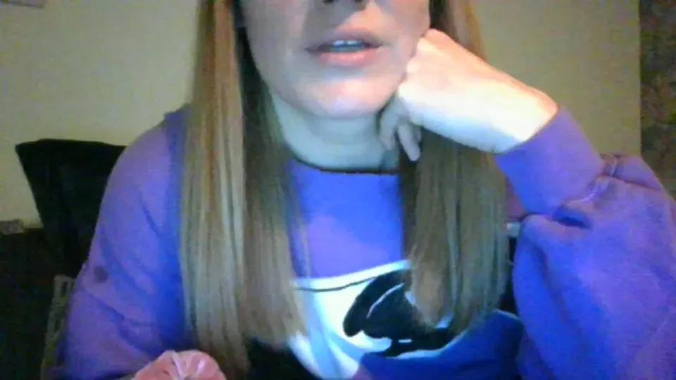 Offline PeachPudding on Cam4