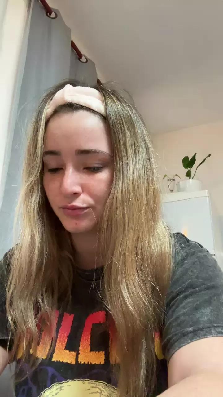 Offline Pilita22 on Cam4