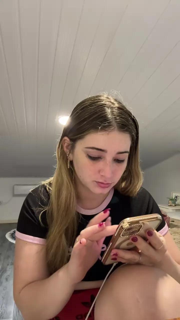 Offline Pilita22 on Cam4