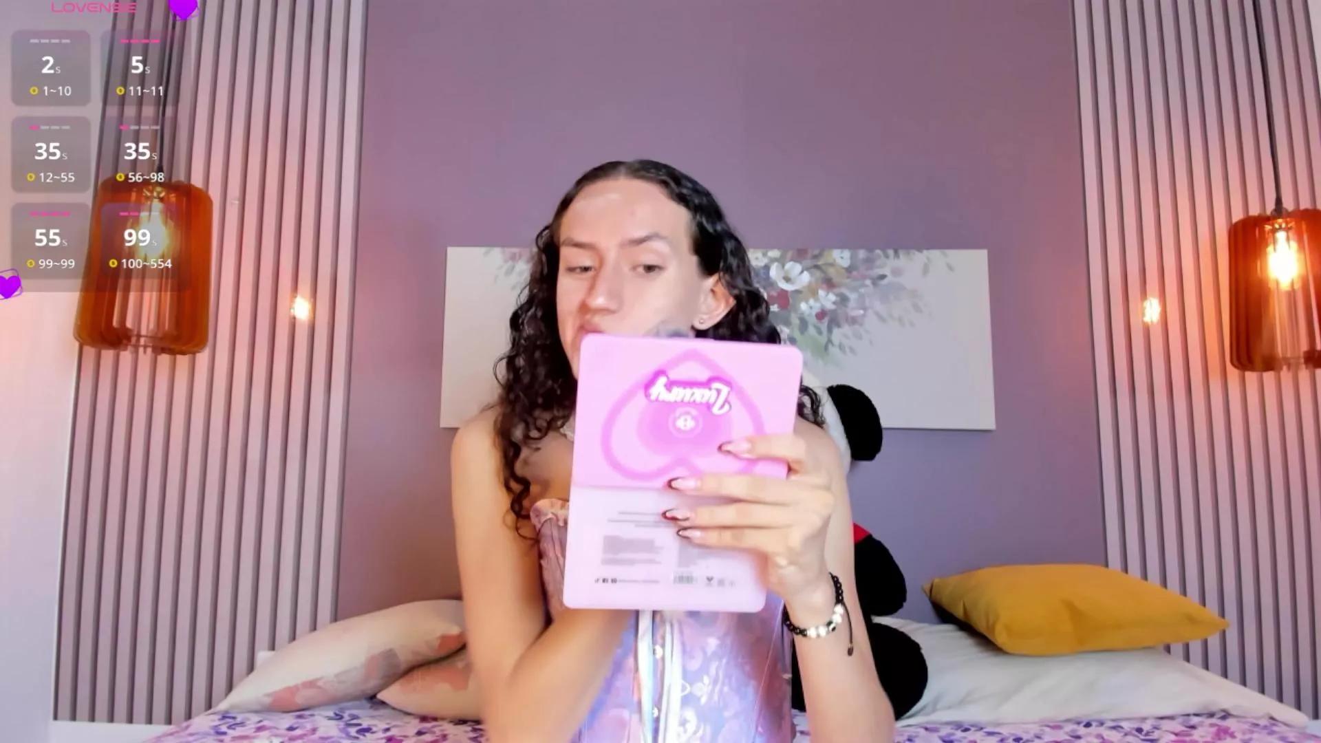 Offline pinky_peach_ on Cam4