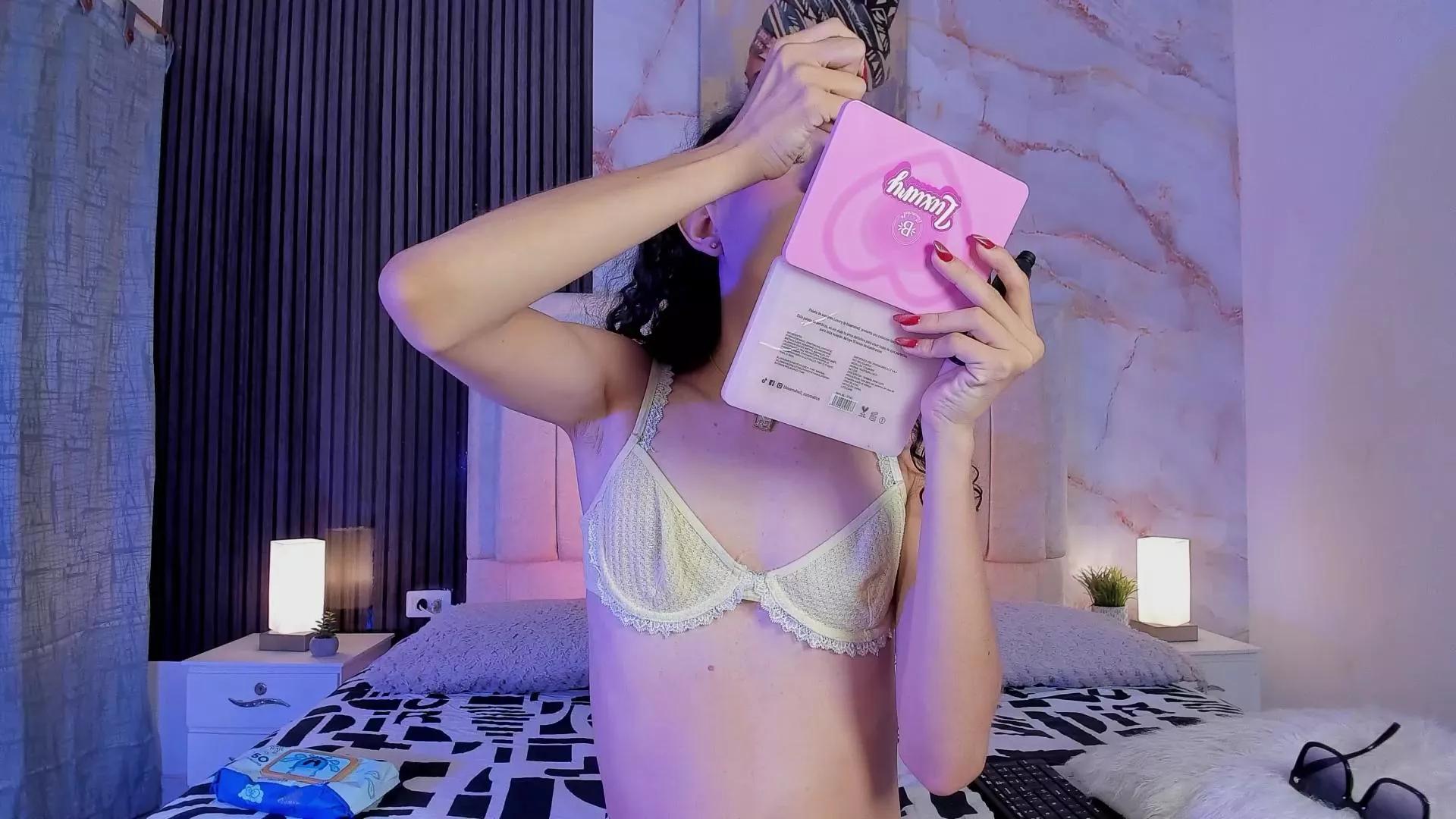 Offline pinky_peach_ on Cam4