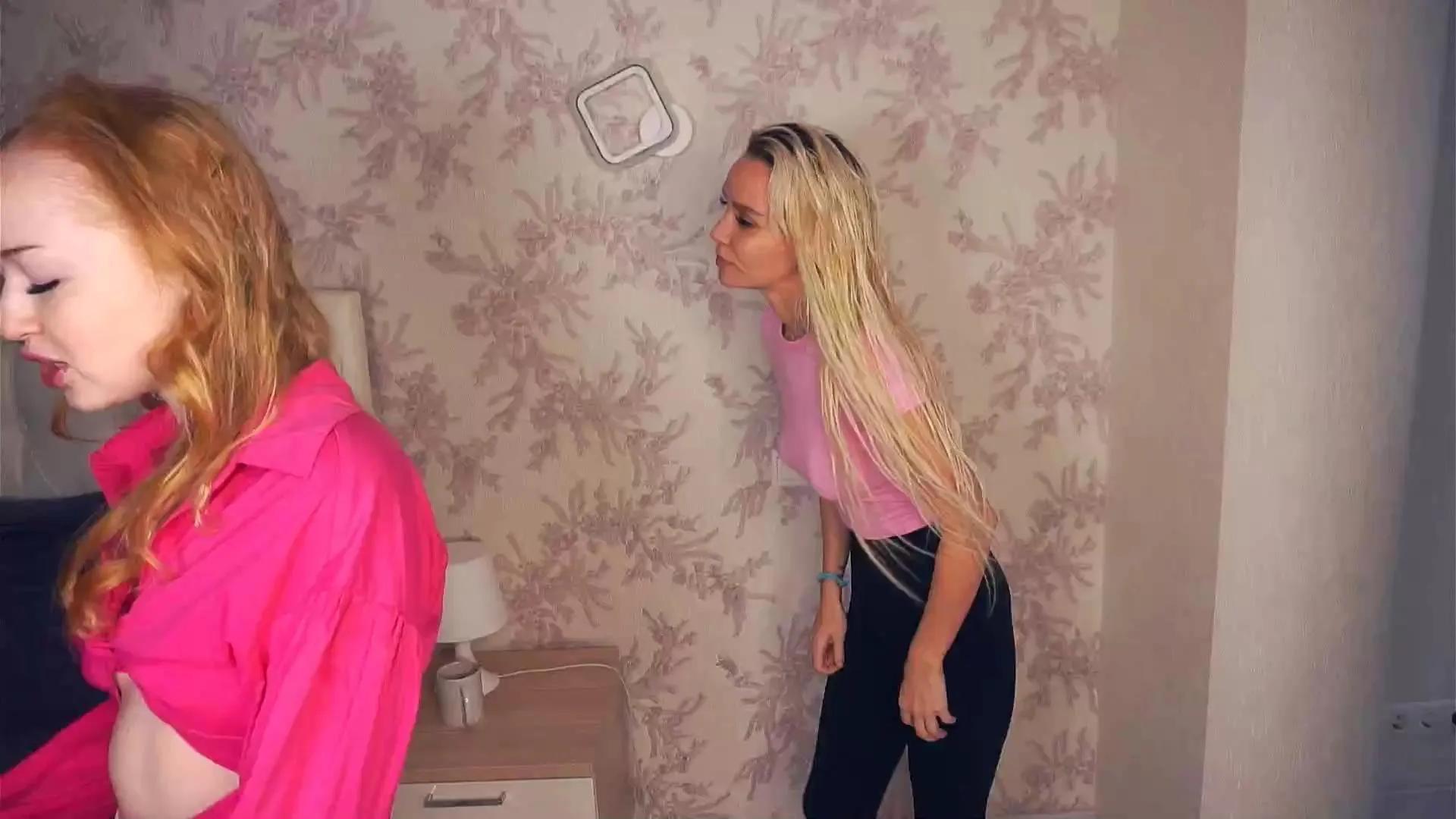 Offline PollyBorer on Cam4