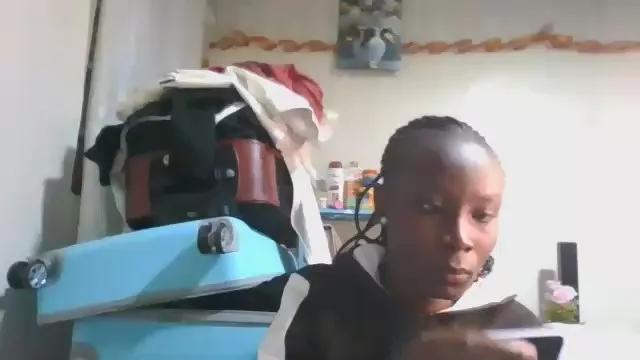 Offline Preciousfay on Cam4