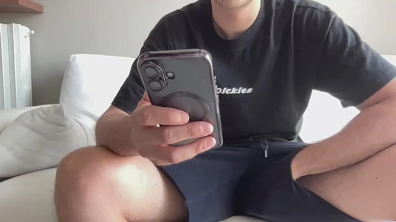 Offline ragazzoxxl on Cam4