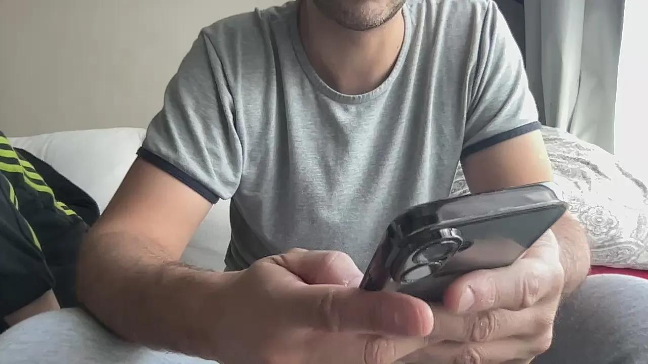 Offline ragazzoxxl on Cam4