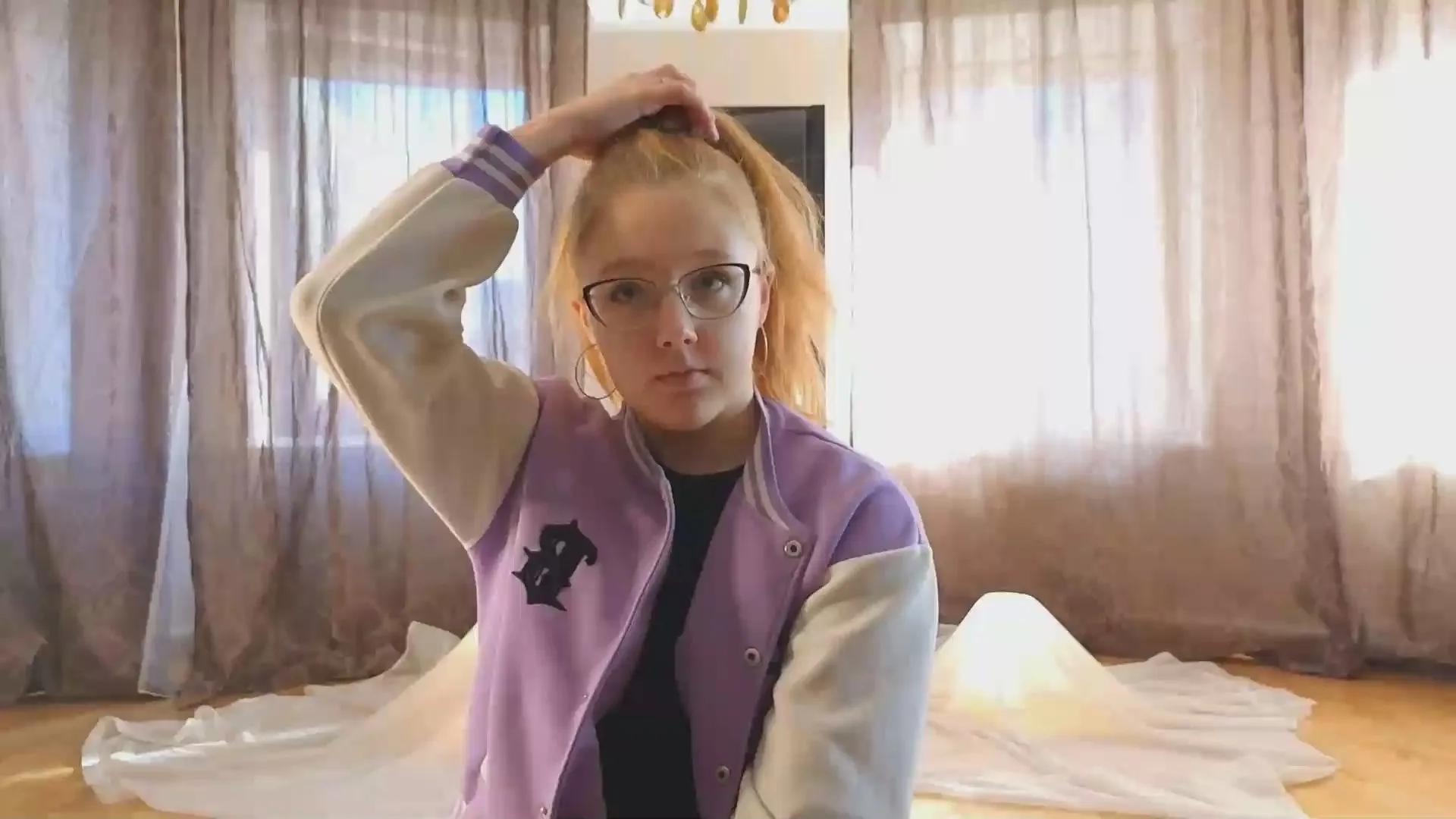 Offline RavenOuimet on Cam4