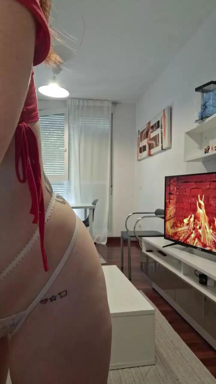 Offline Redheaddol22 on Cam4