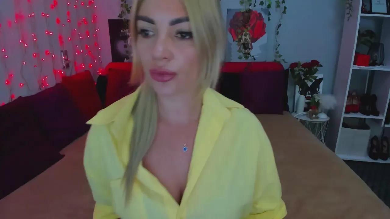 Offline RileyBellucci on Cam4