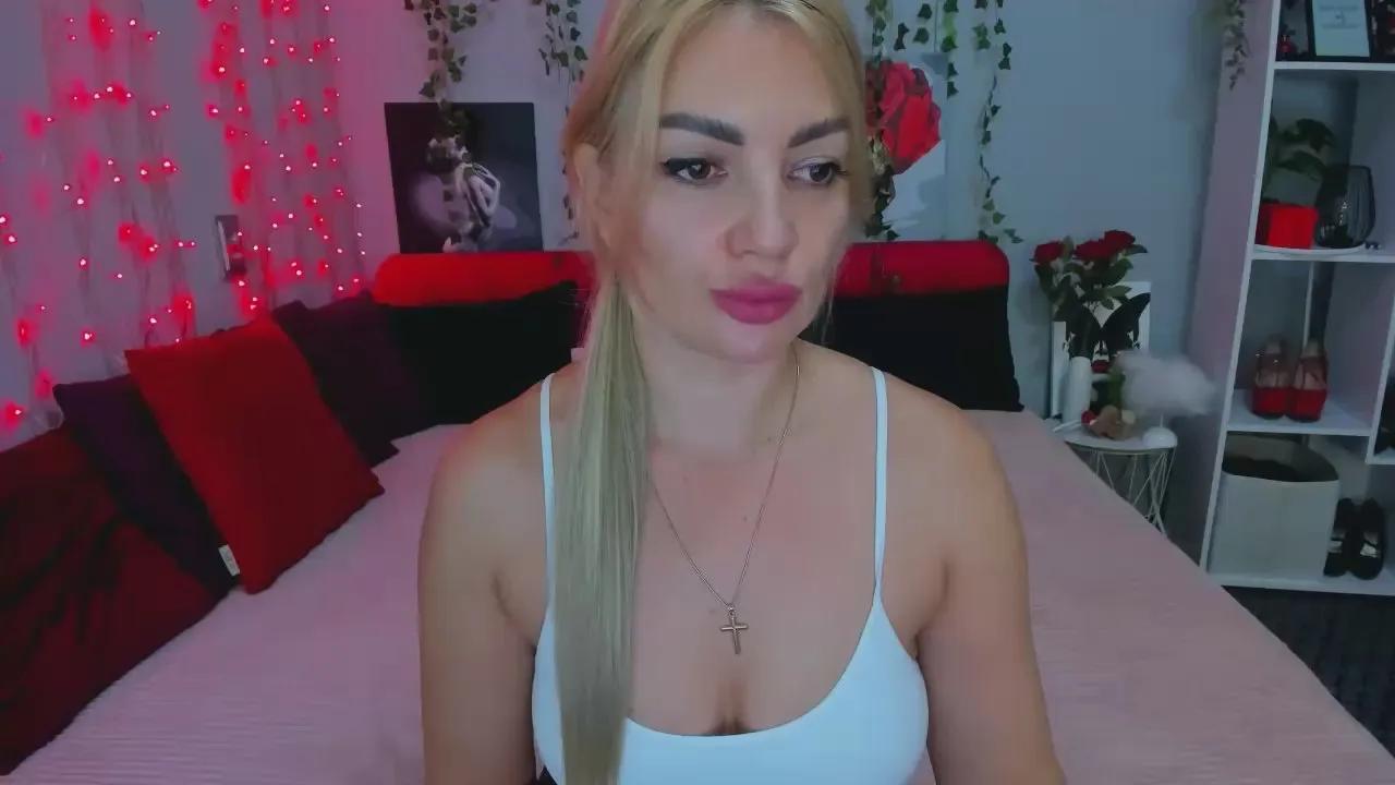 Offline RileyBellucci on Cam4