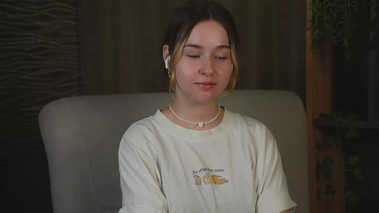 Offline RowenaBrenton on Cam4