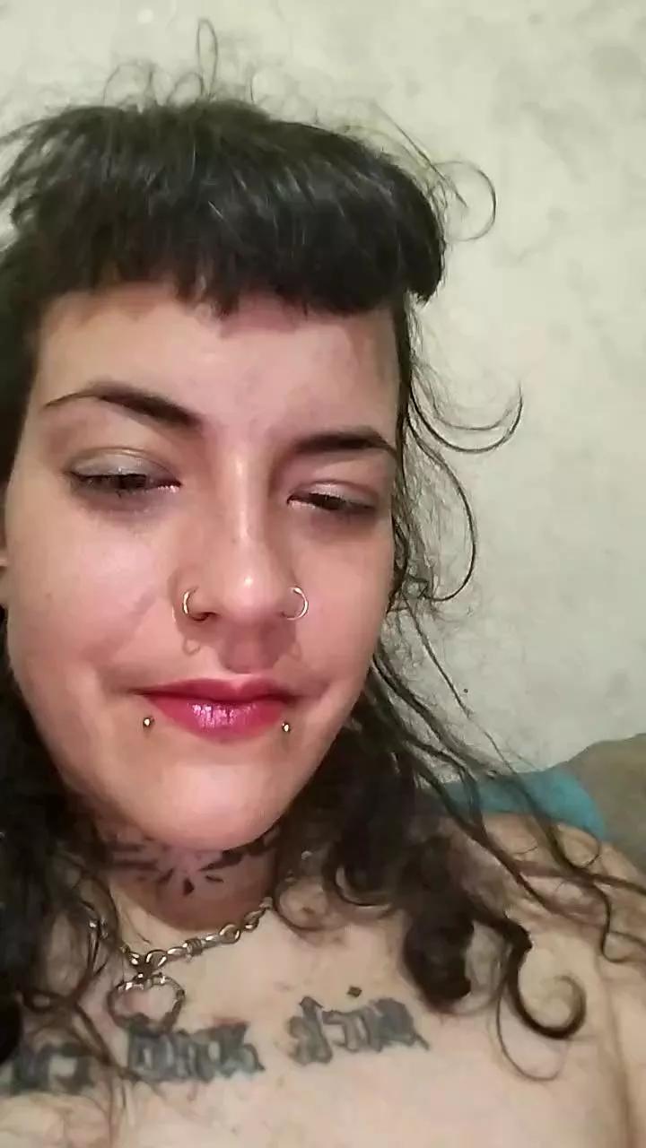 Offline saldfnuik on Cam4