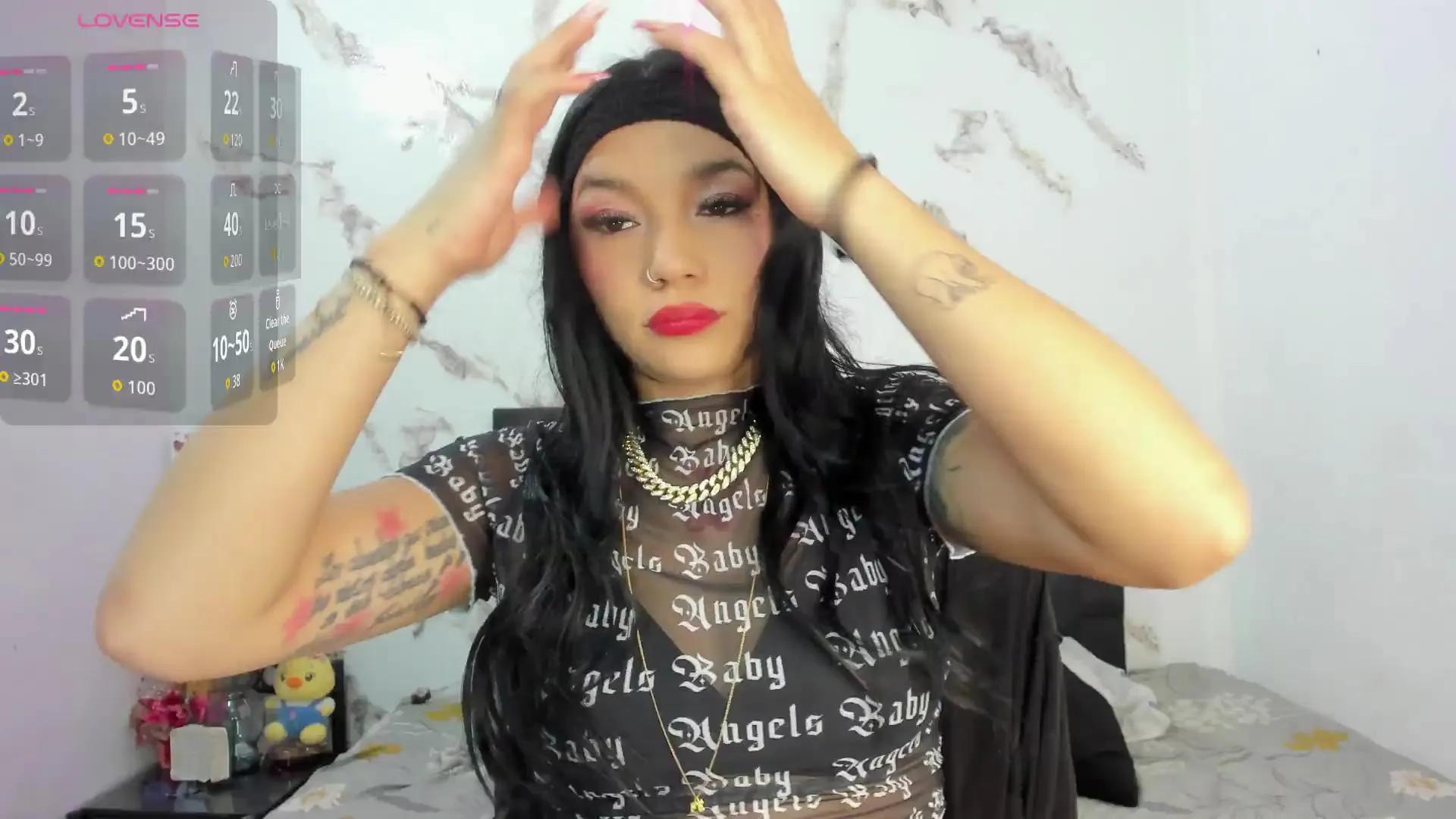 Offline Sari__ on Cam4