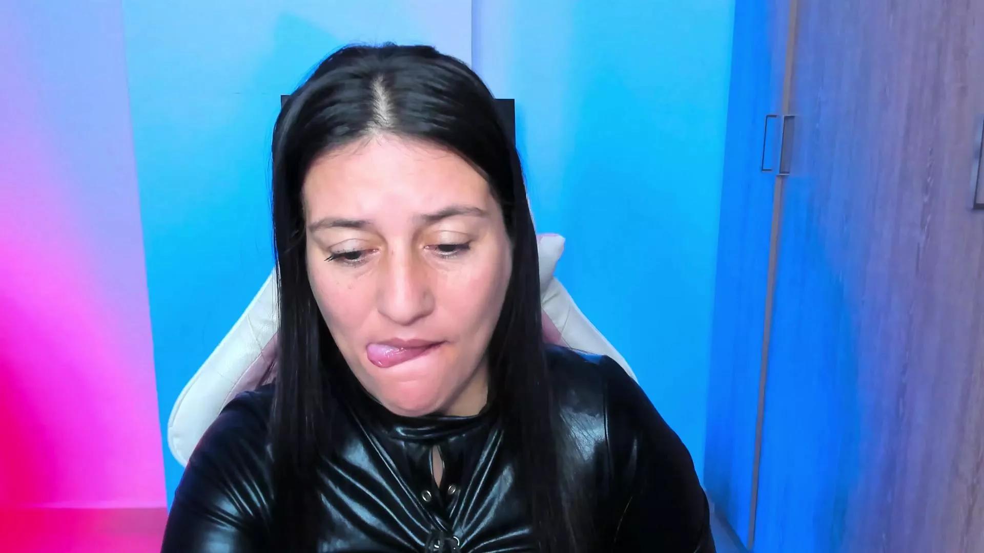 Offline Saskyaa on Cam4