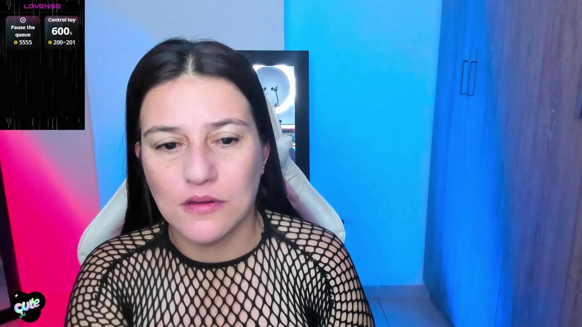 Offline Saskyaa on Cam4