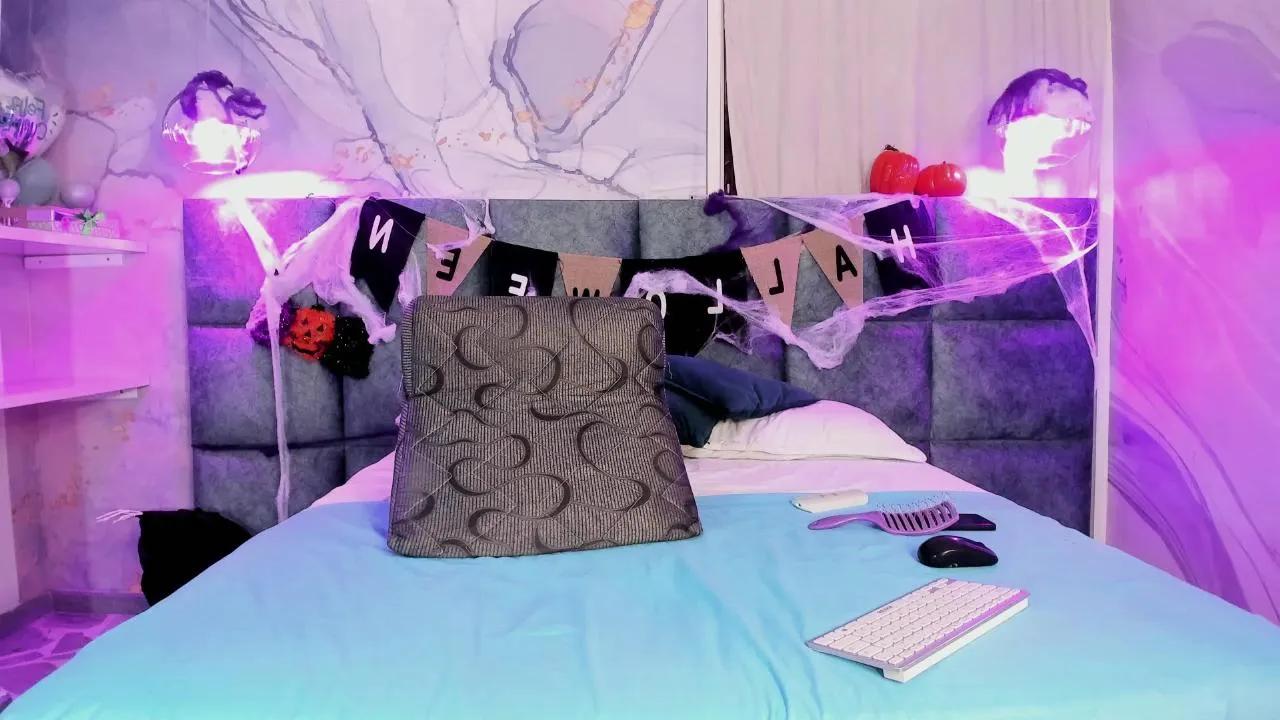 Offline Scarleett_22 on Cam4