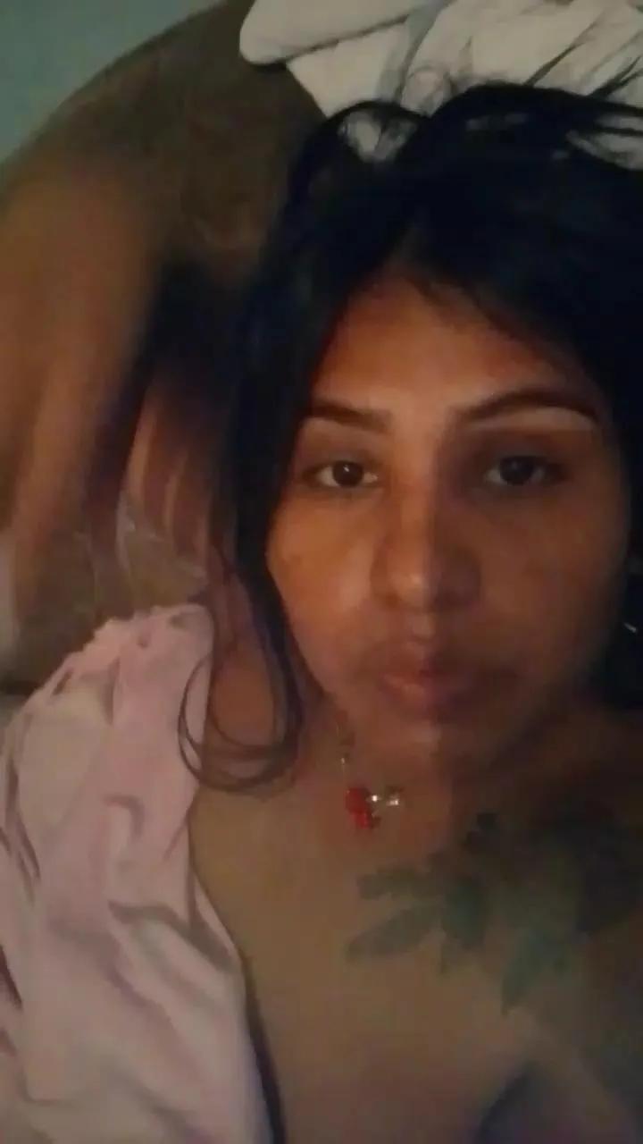 Offline Shacha25 on Cam4