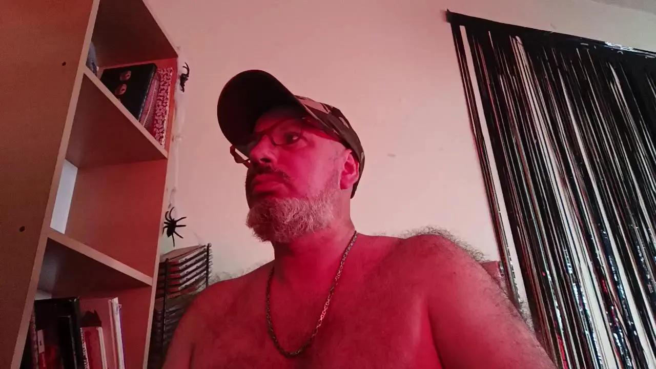 Cam4 SirA is Freechat SirA —  #Hairy #franela #smoke #420 #morbos