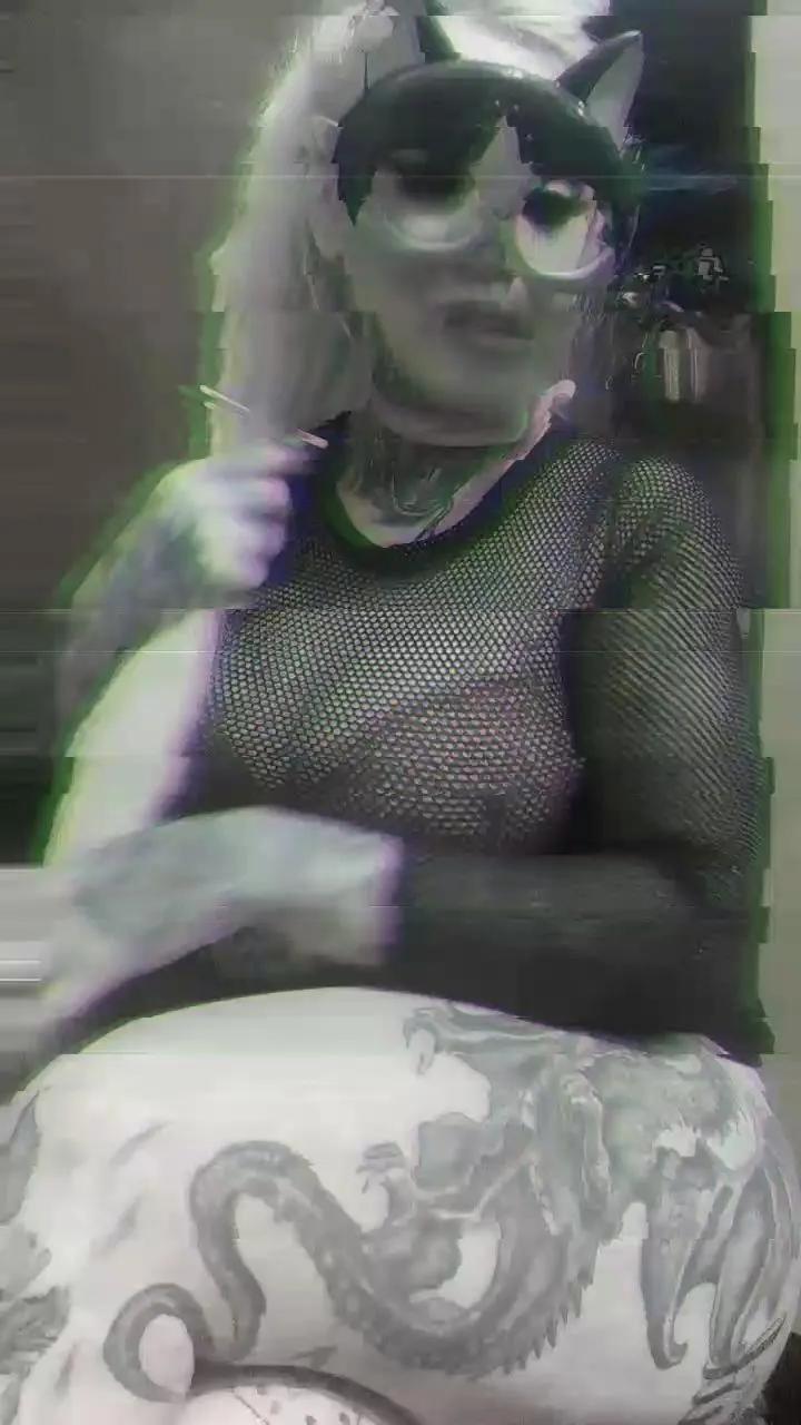 Offline taa2025_xxx on Cam4