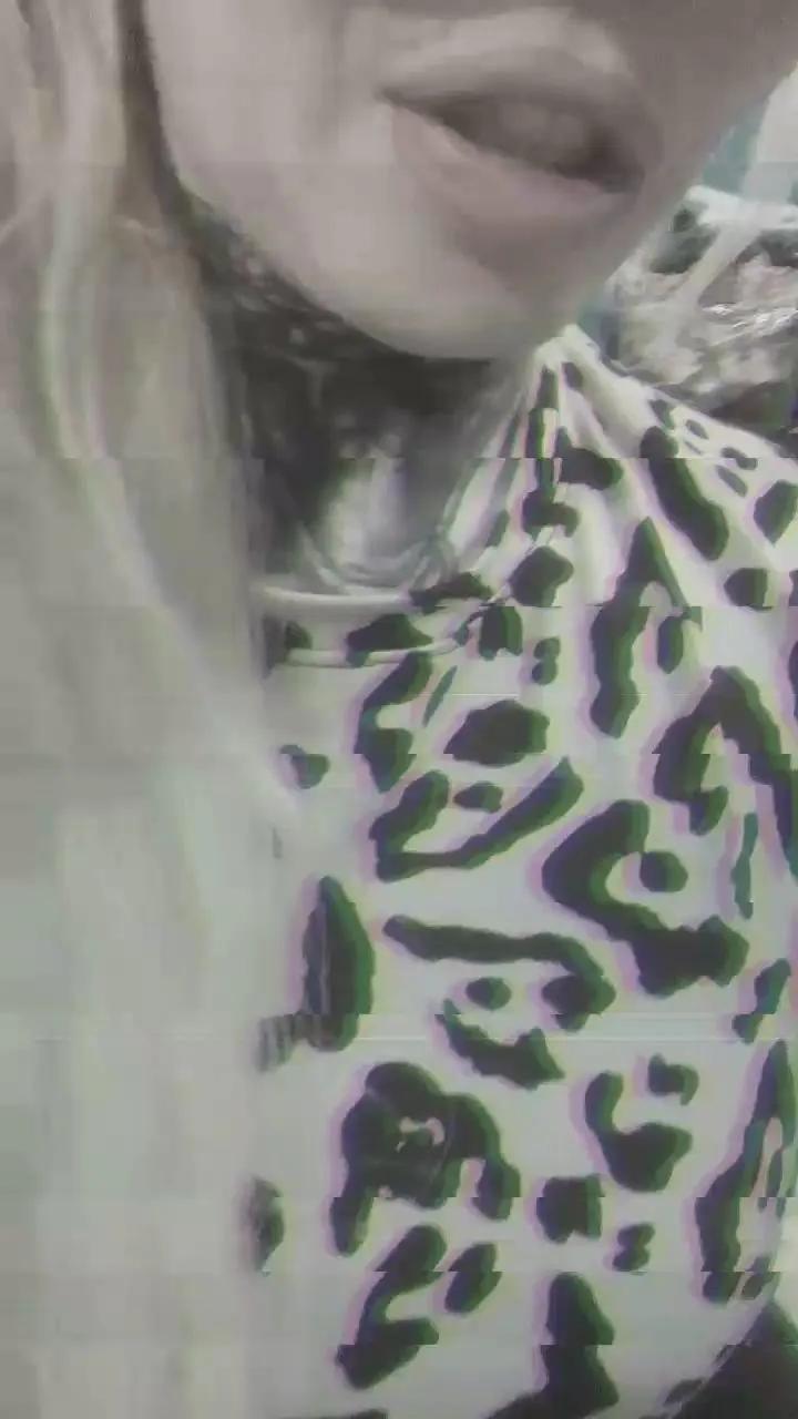 Offline taa2025_xxx on Cam4