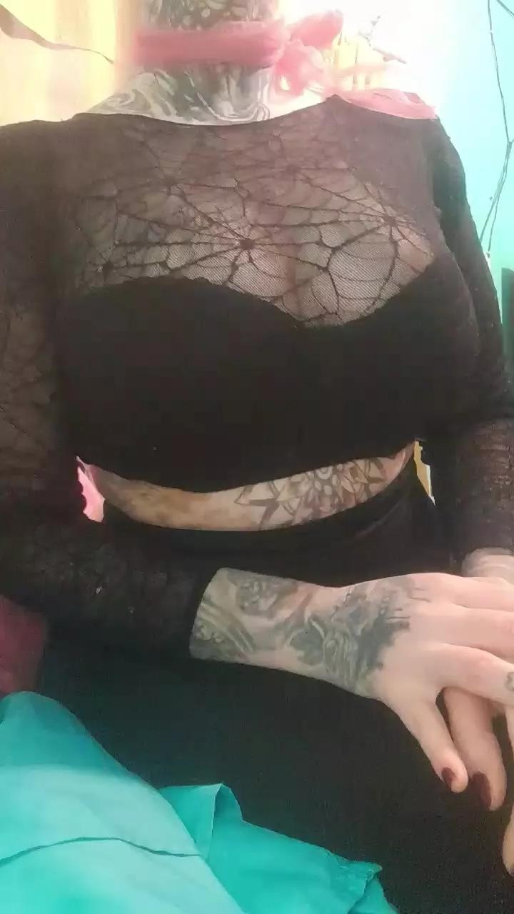 Offline taa2025_xxx on Cam4