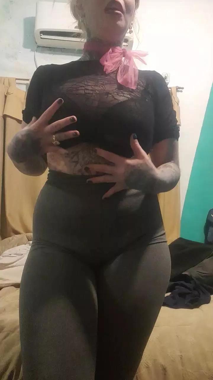 Offline taa2025_xxx on Cam4