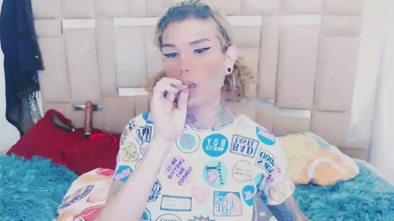 Offline Texas_Presleyts on Cam4