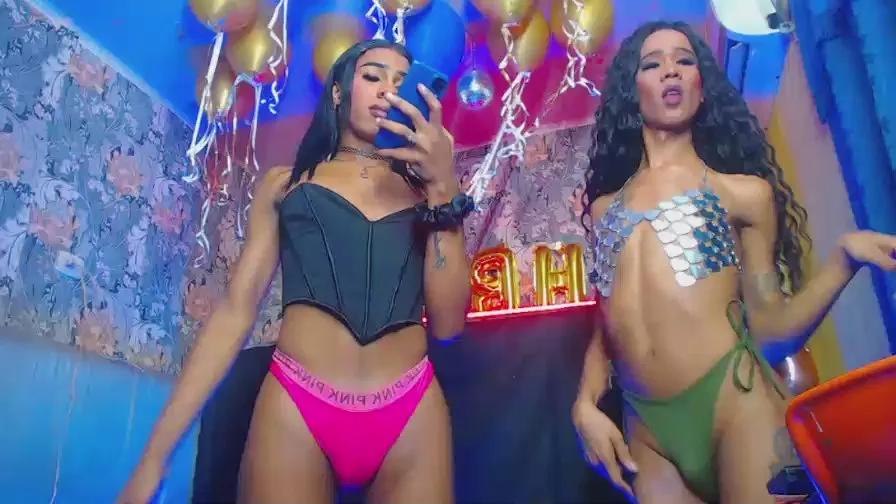 Offline thebabysgirls on Cam4