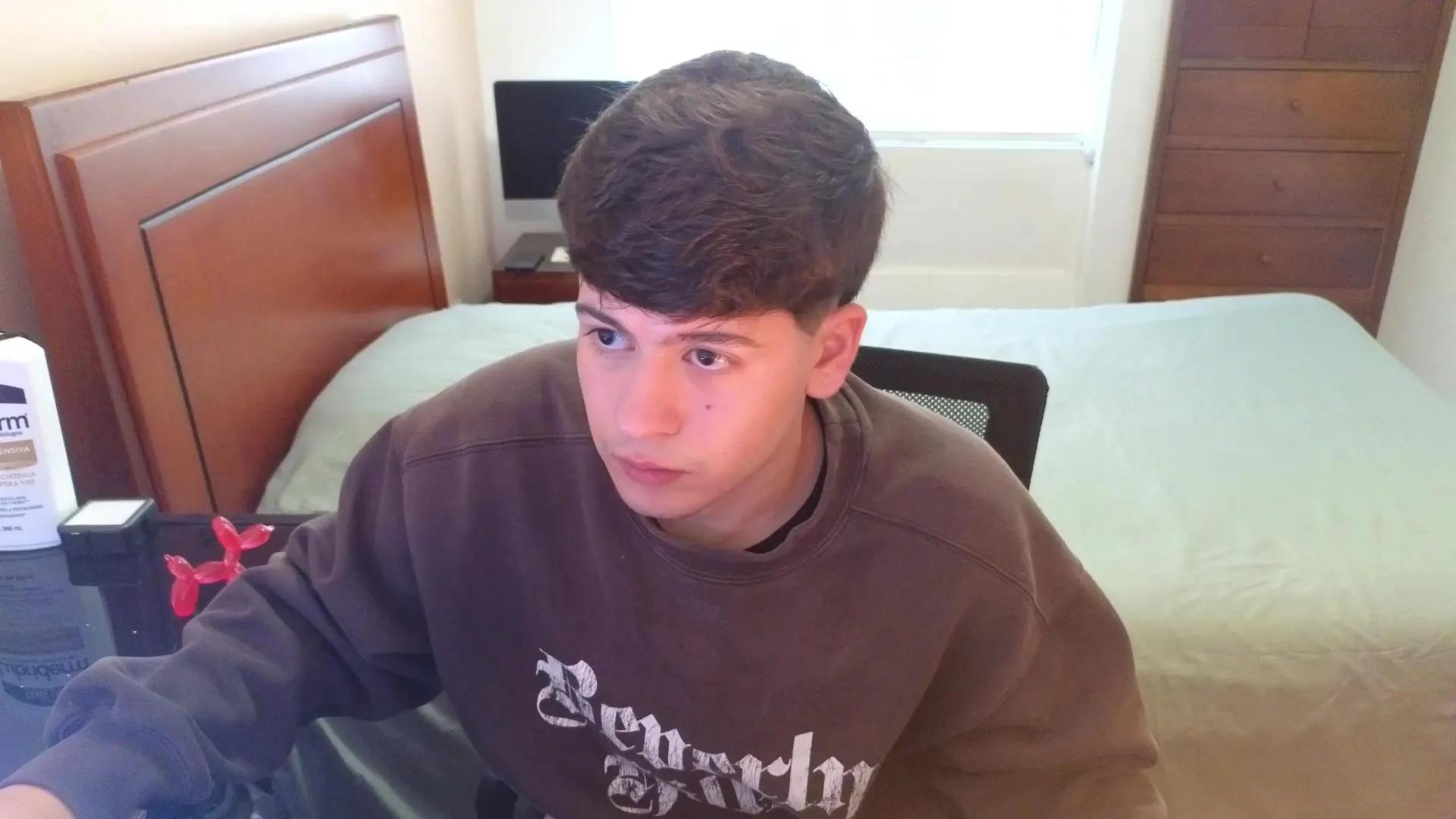 Offline tightncuteass on Cam4