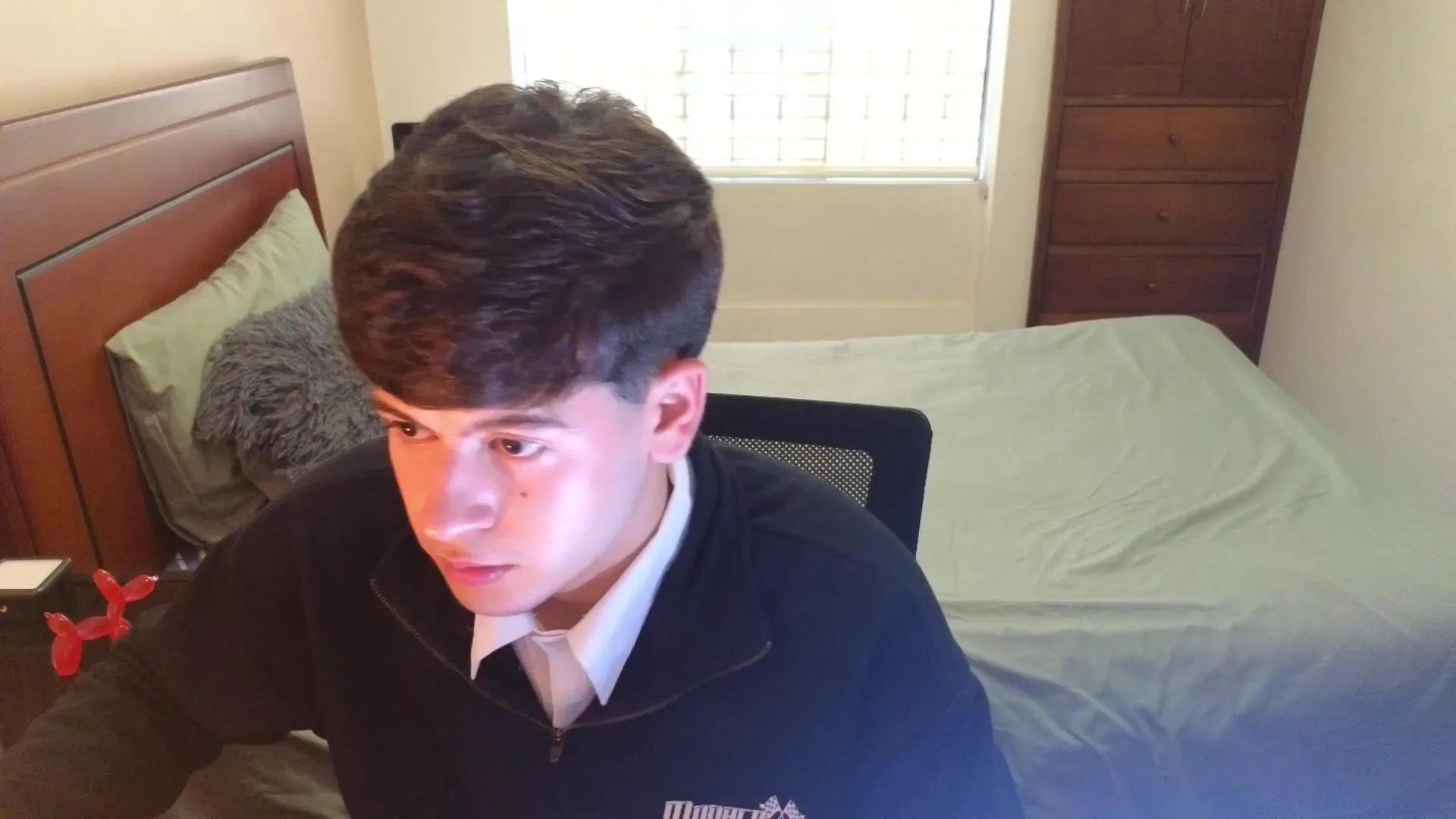 Offline tightncuteass on Cam4