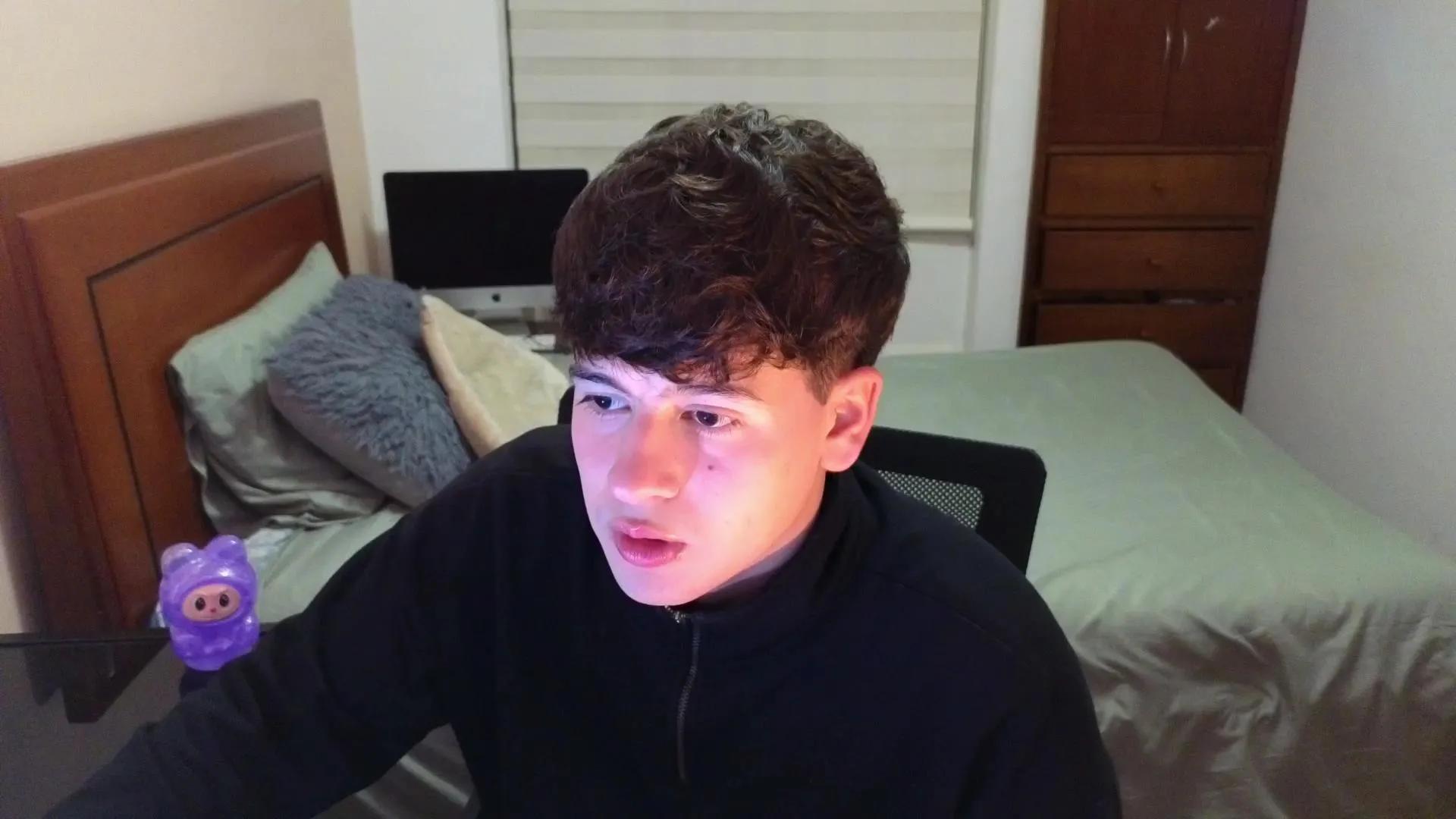 Offline tightncuteass on Cam4