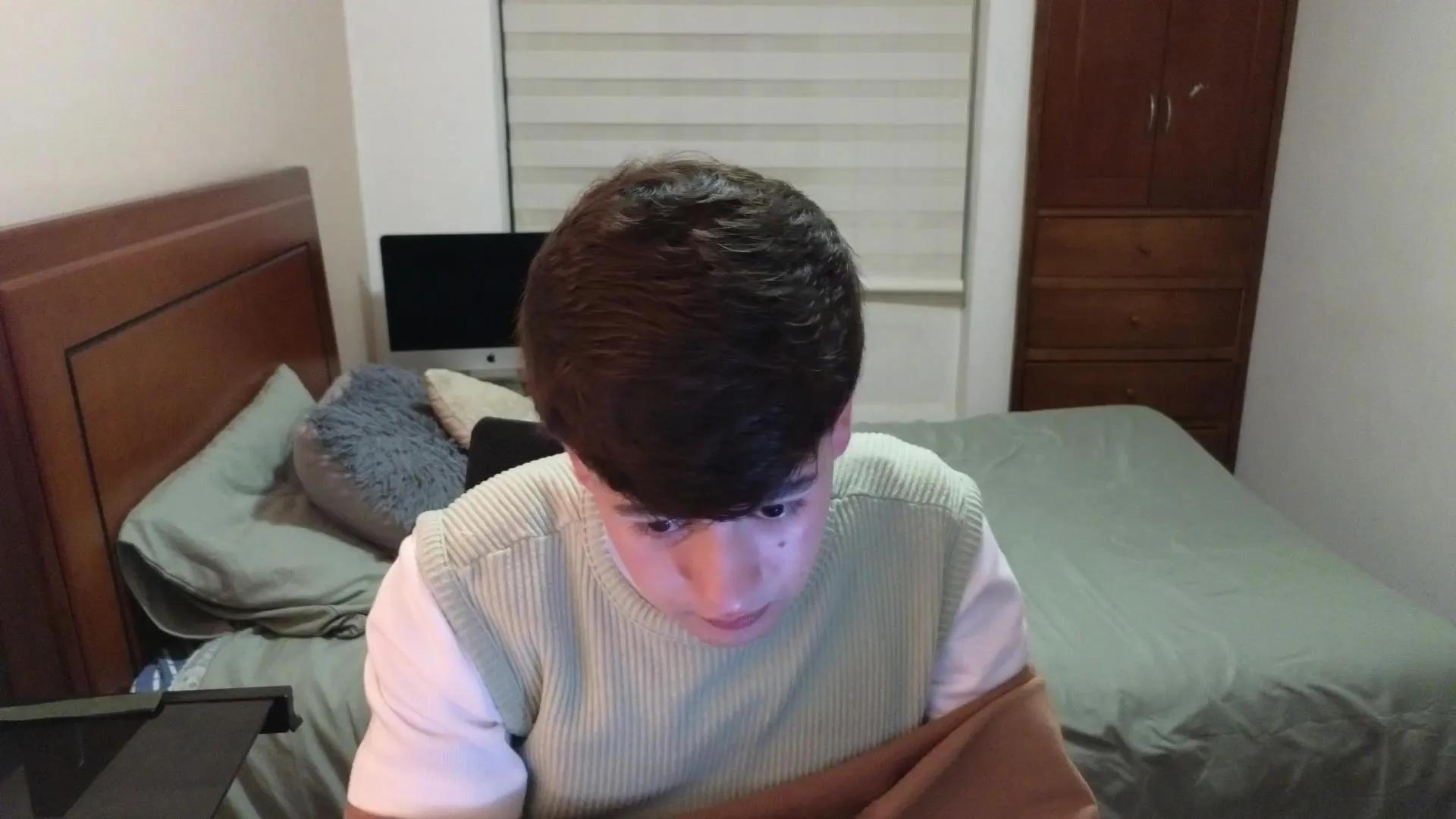 Offline tightncuteass on Cam4